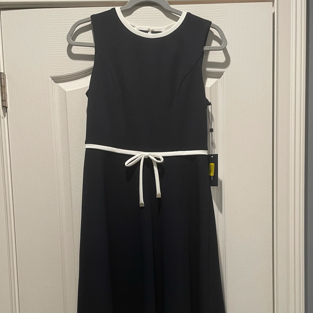 ❤️SALE💕Tommy Hilfiger Women’s Scuba Crepe Fit and Flare Dress with bow tie